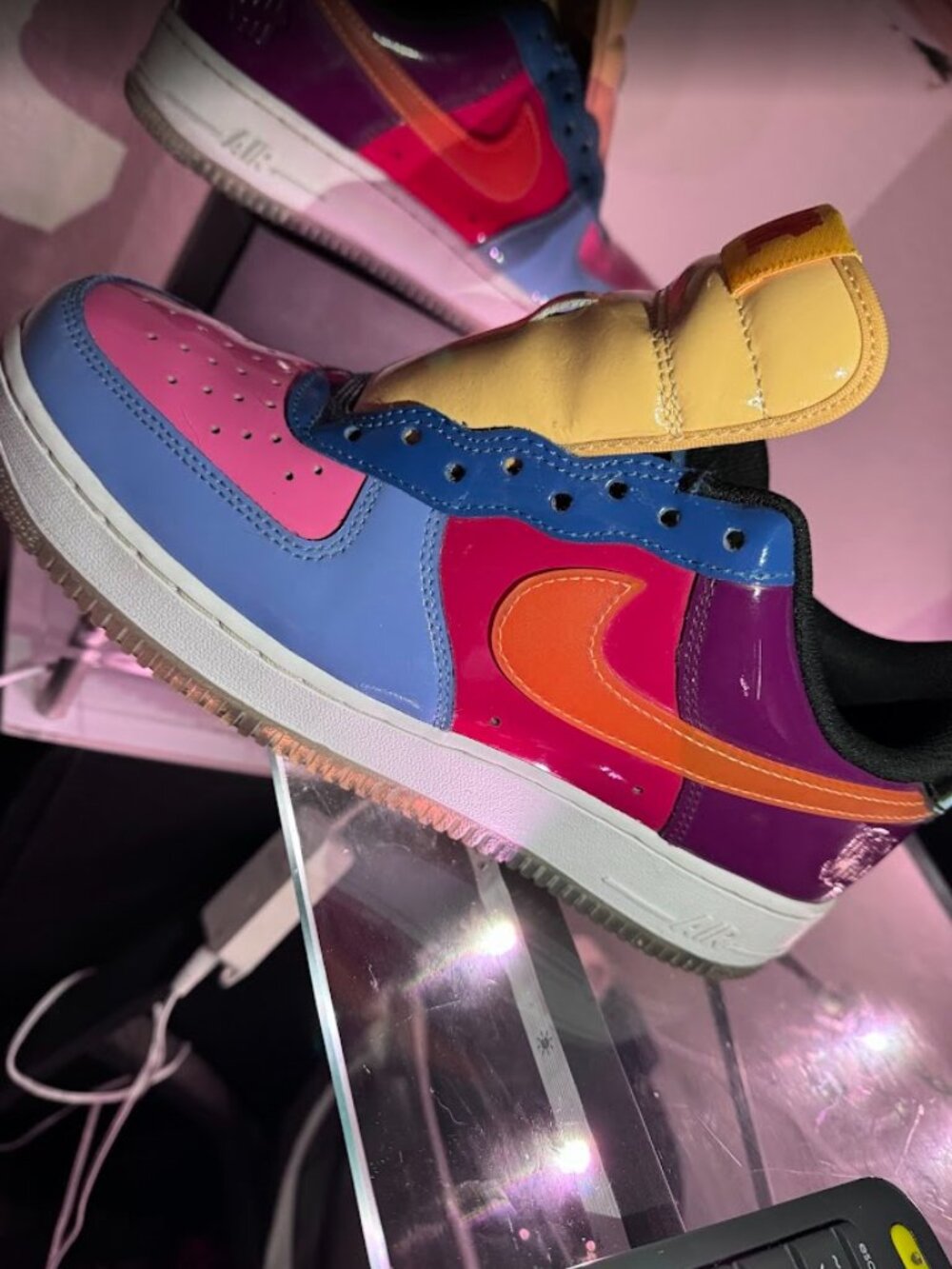 Nike X Undefeated X - Picture 2 of 3